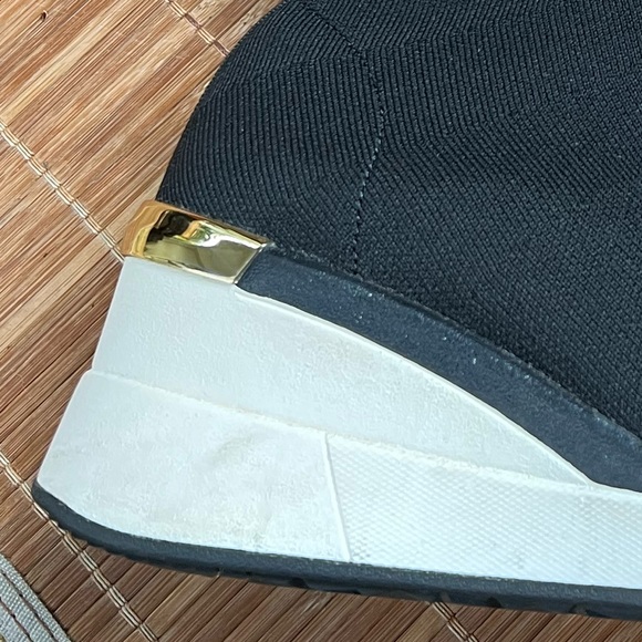 SOLD Sz 8 stretch ankle runners - Picture 6 of 7